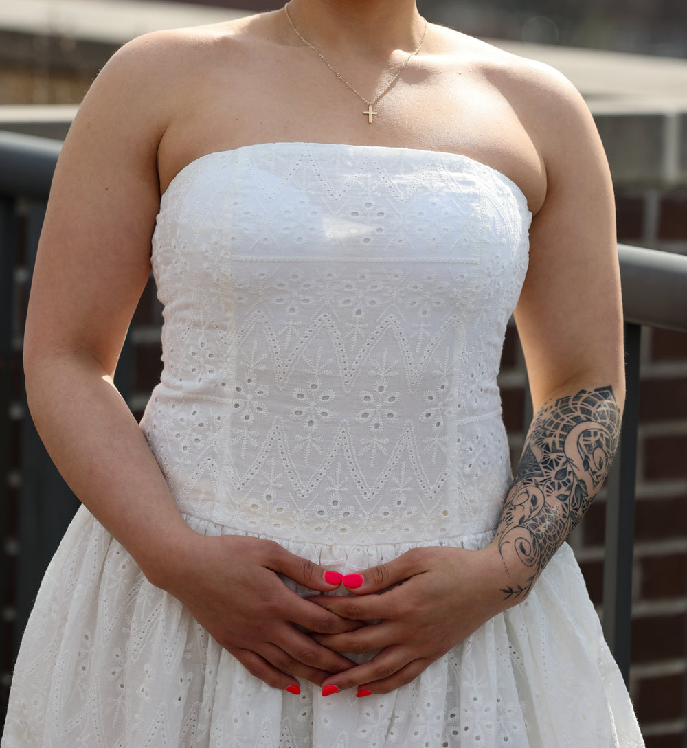 Annabelle Eyelet Midi Dress – On The Glow